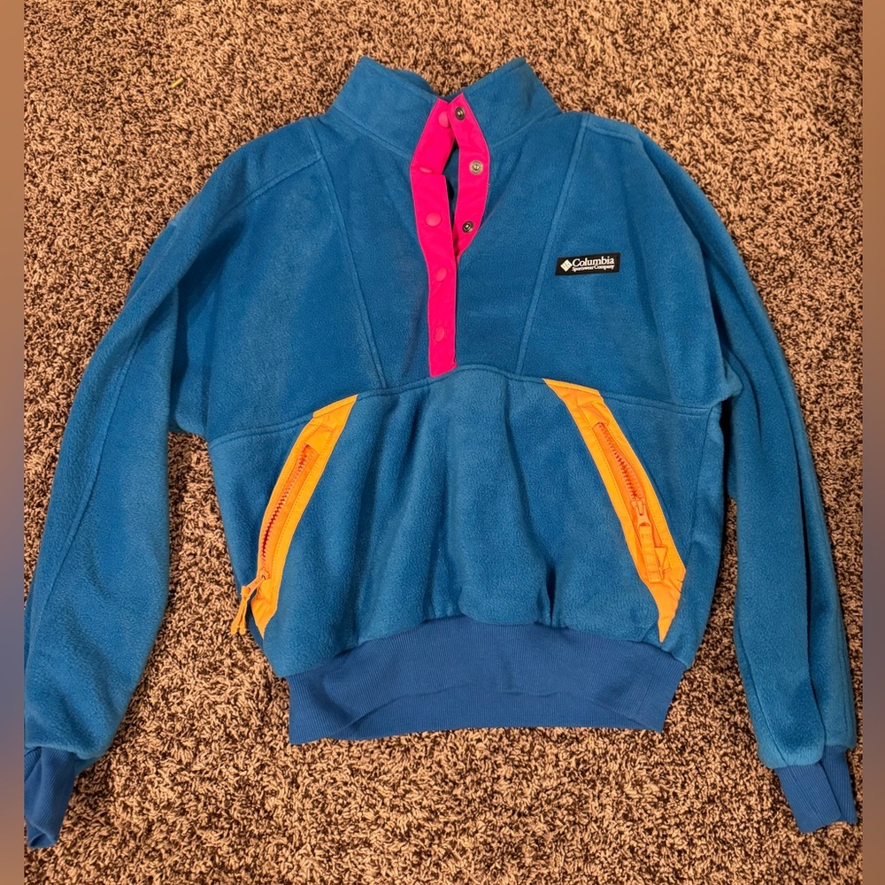 Columbia zip up 
XS
NWOT
